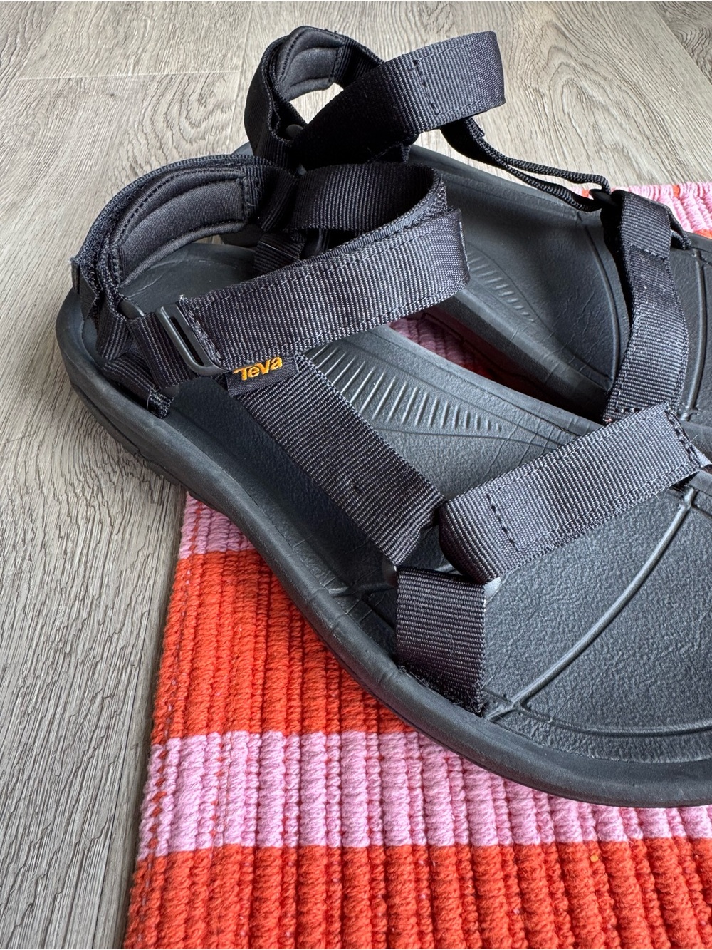 Teva Hurricane XLT2 Black 10 women’s - Picture 2 of 8
